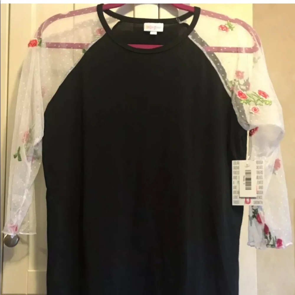 NWT ❤️ white lace Randy Lularoe small black flower